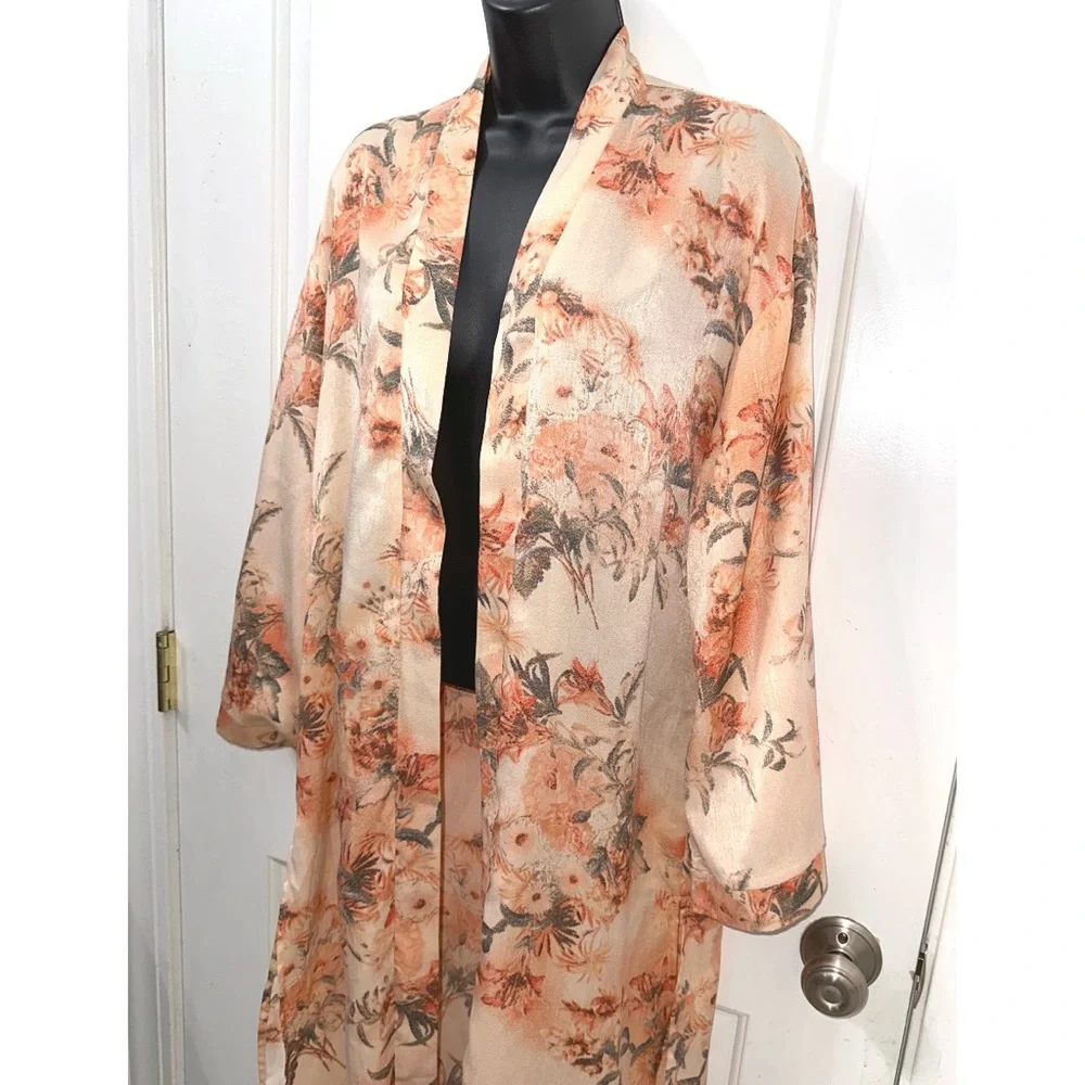 Gimmicks Satin Duster Kimono - Picture 4 of 8